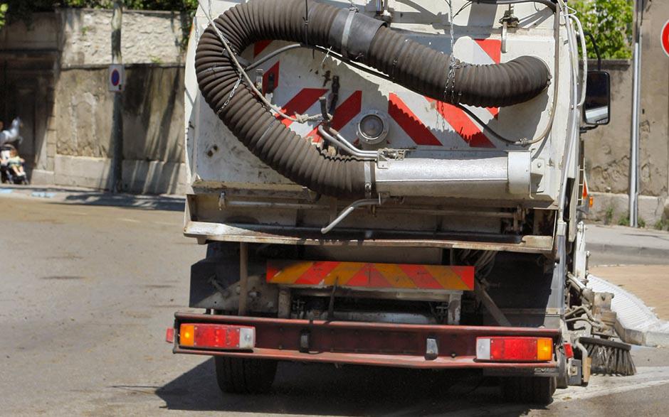camion pompe egout Maisons-Alfort